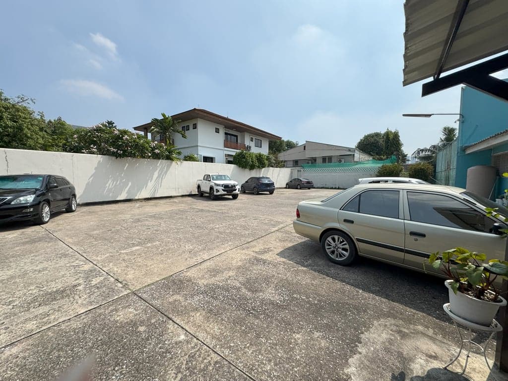 Simoorgh Parking