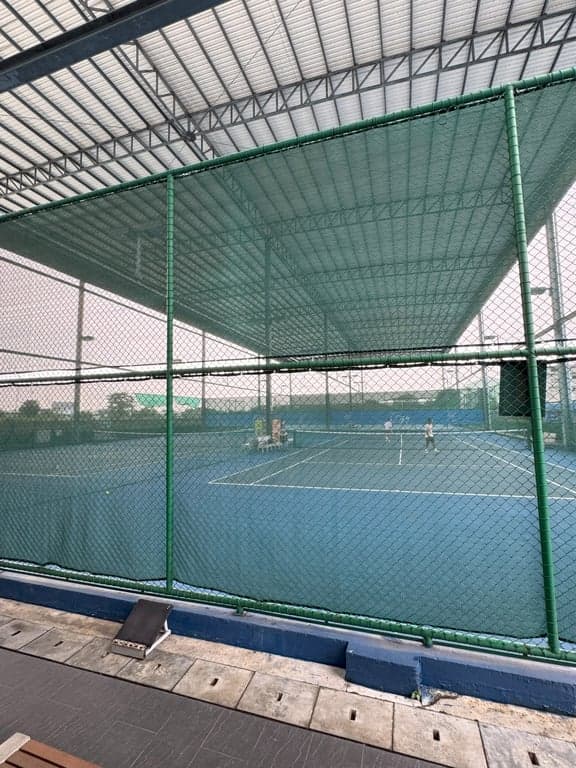 Cozy Tennis Court